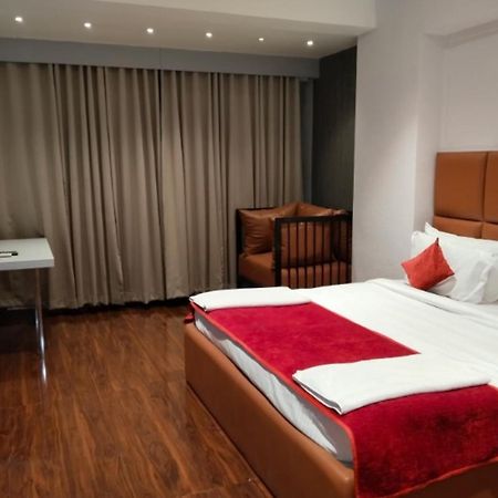 Hotel Balaji Central Ratlam ภายนอก รูปภาพ