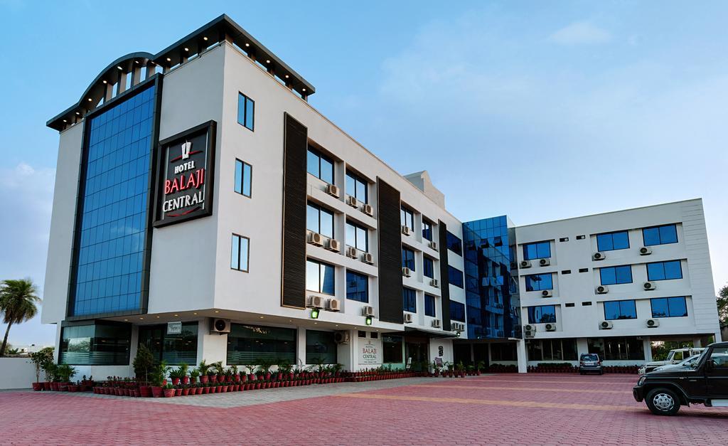 Hotel Balaji Central Ratlam ภายนอก รูปภาพ