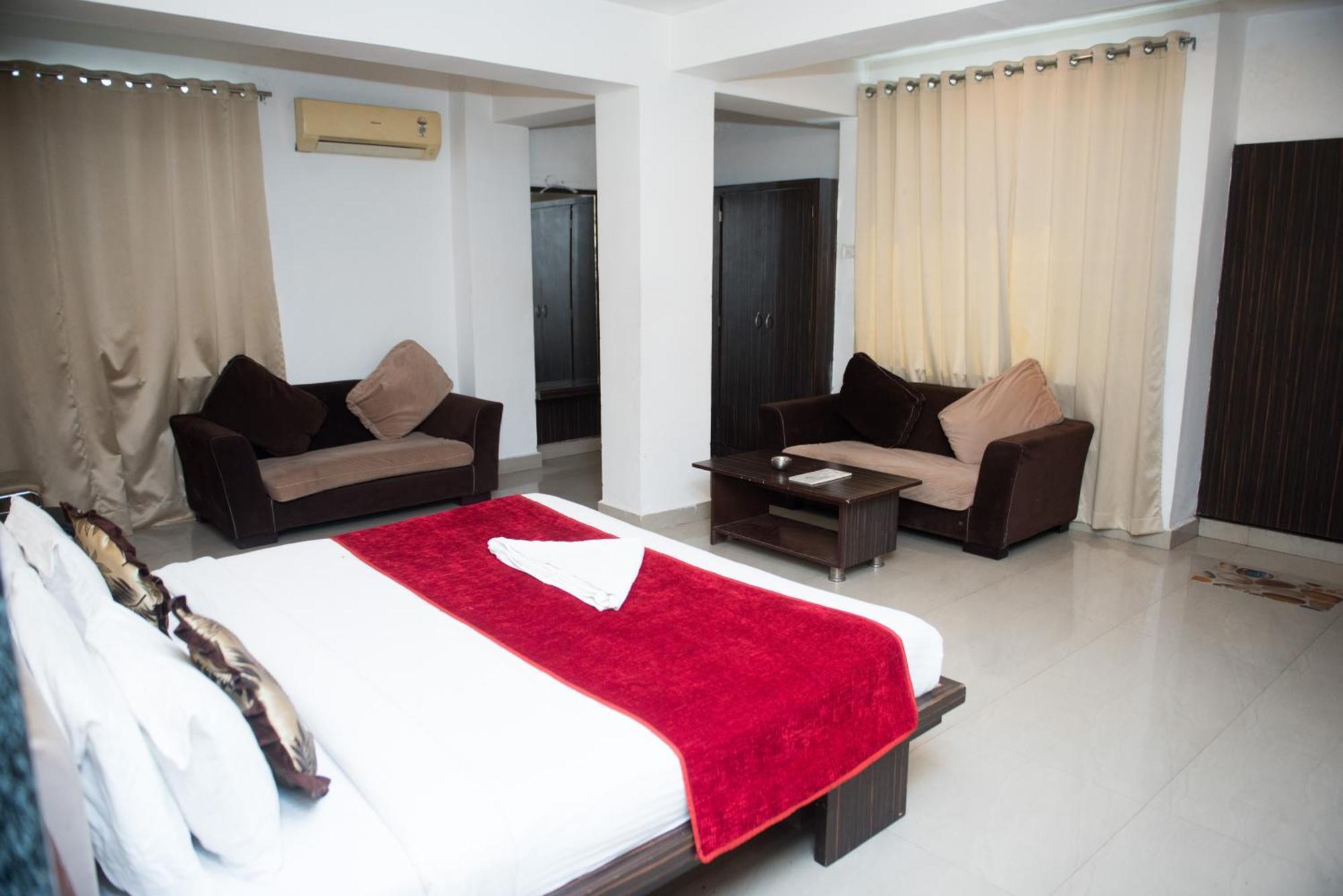 Hotel Balaji Central Ratlam ภายนอก รูปภาพ