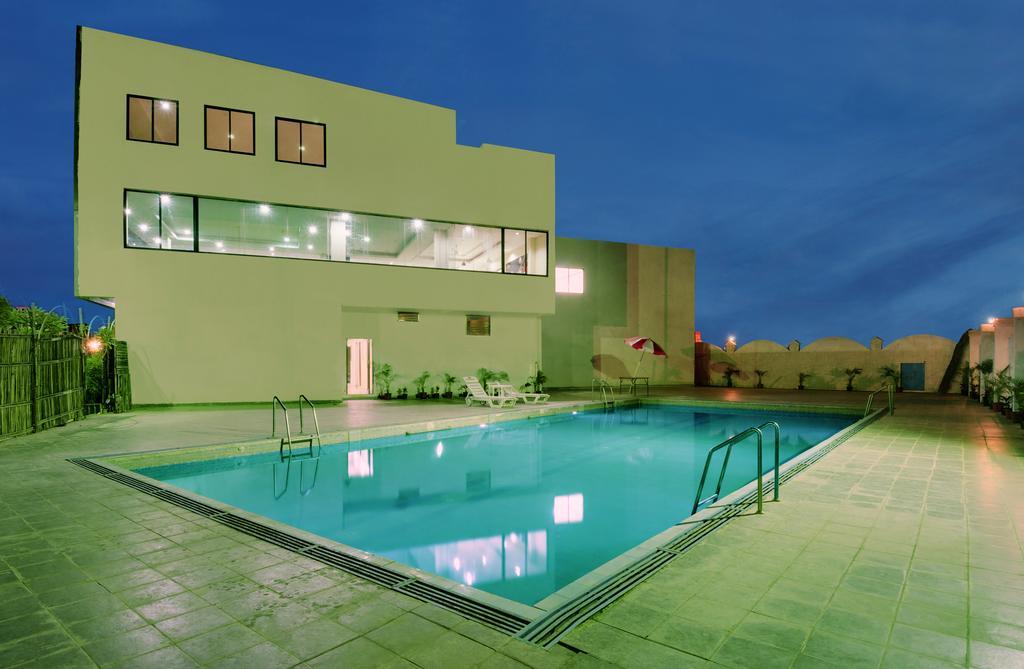 Hotel Balaji Central Ratlam ภายนอก รูปภาพ