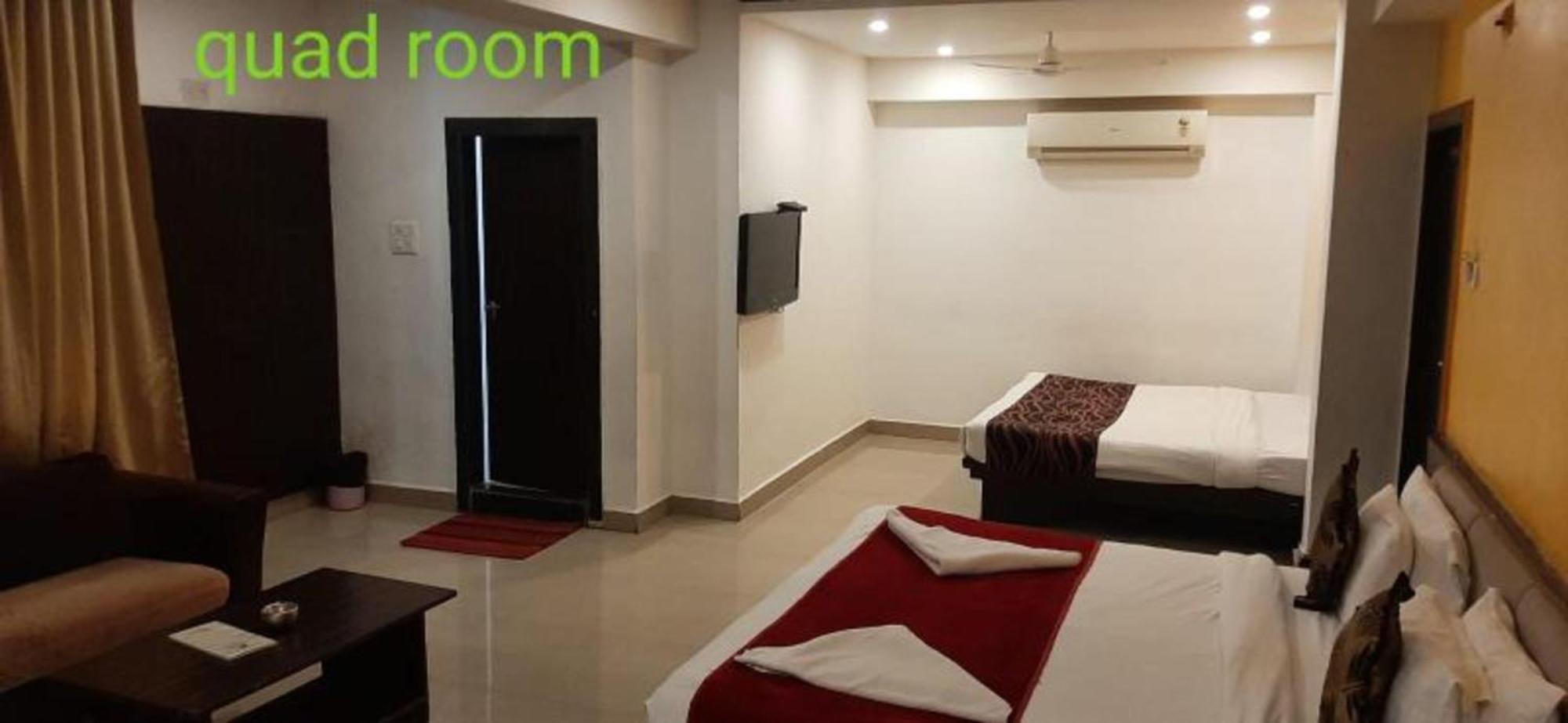 Hotel Balaji Central Ratlam ภายนอก รูปภาพ