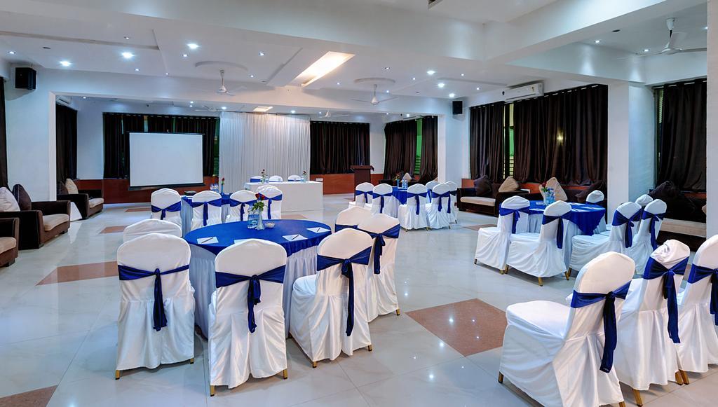 Hotel Balaji Central Ratlam ภายนอก รูปภาพ