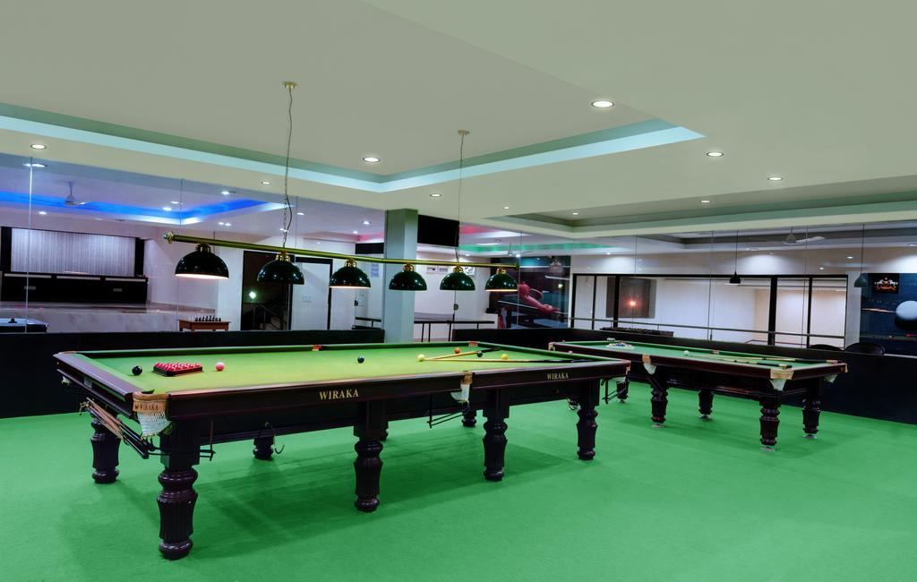 Hotel Balaji Central Ratlam ภายนอก รูปภาพ